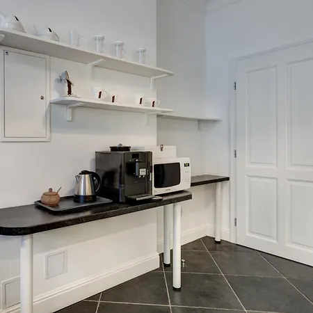 Dwie Wieze בית הארחה 3*