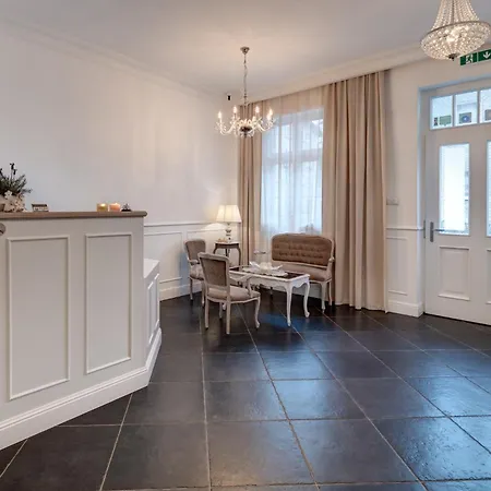 Dwie Wieze בית הארחה