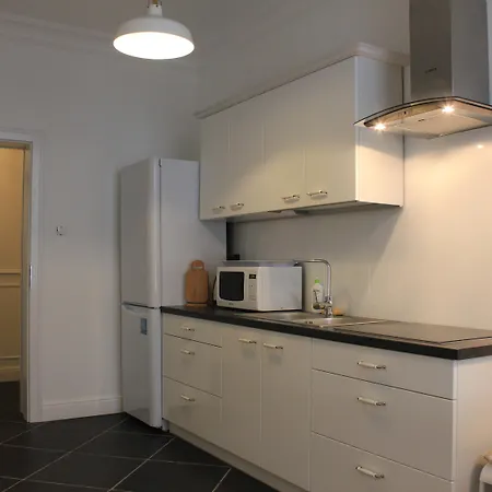 Dwie Wieze בית הארחה 3*